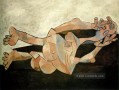 Femme couchee sur fond cachou 1938 Kubismus